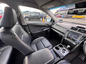 2017 Toyota Camry - Thumbnail