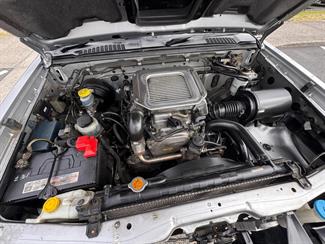 2005 Nissan Navara - Thumbnail